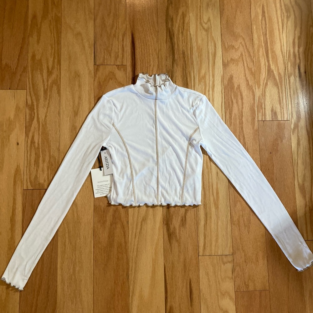 ARITZIA top